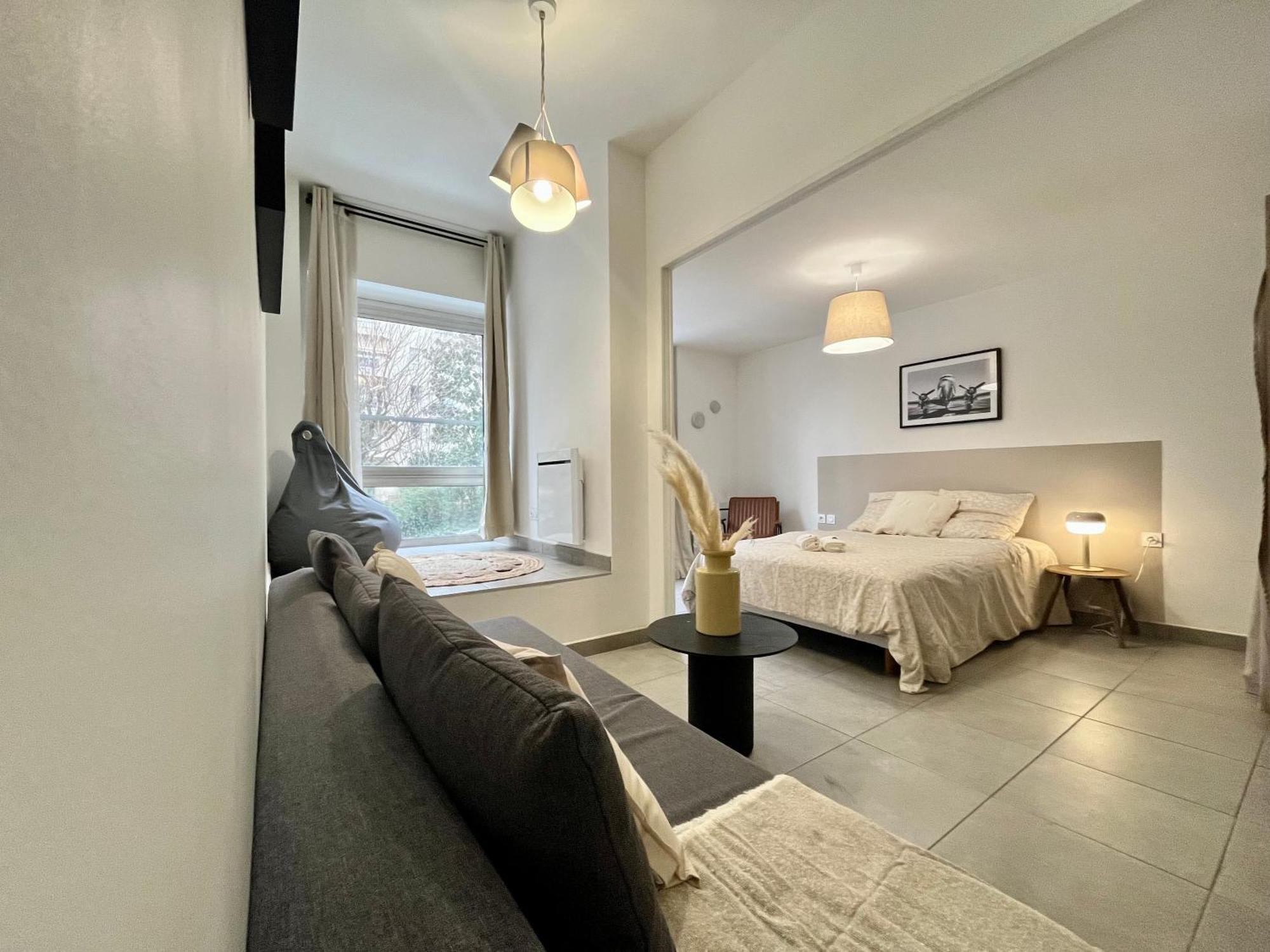 Suite Danbury Lyon Eksteriør bilde